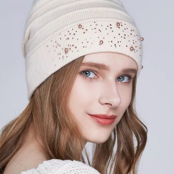 Accessories - New! Ivory Wool Blend Crystal Hat